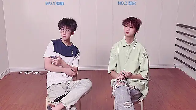 huayang001 online show from 09-19-25, 02:40