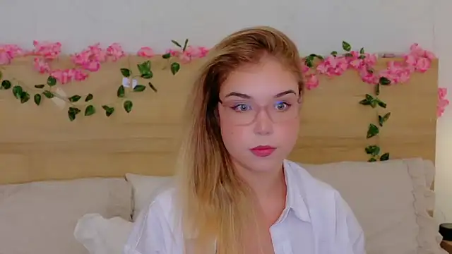 Lilith Bonheur online show from 11-29-25, 10:24