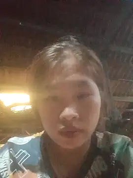 Snapshot of Luyen004 chatting on 09-16-25, 12:33 Luyen004 online show from 09-16-25, 12:33