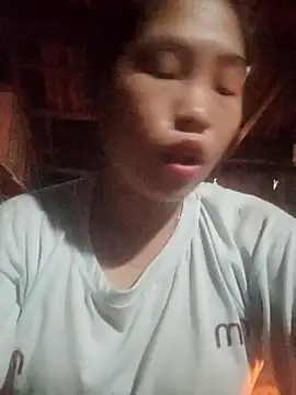 Snapshot of Luyen004 chatting on 10-04-25, 11:14 Luyen004 online show from 10-04-25, 11:14