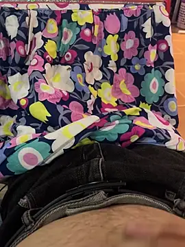 qeer098755 online show from 11-12-25, 10:04