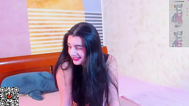 MelanieMooor online show from 12-15-25, 05:17