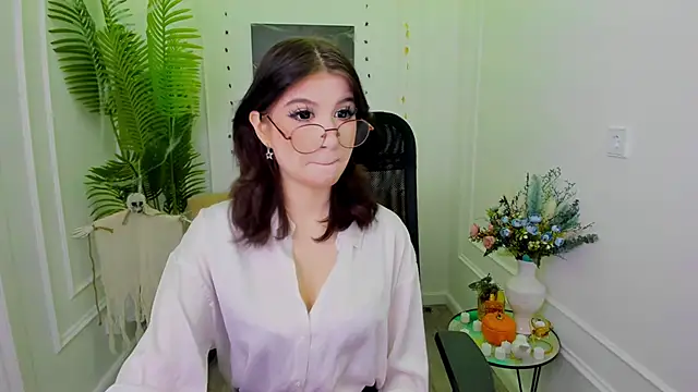 MeLLSawertyq online show from 10-26-25, 07:42