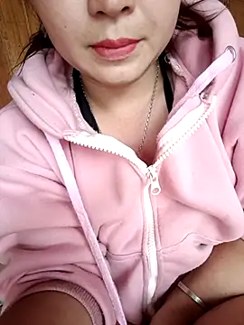 Snapshot of xianglove chatting on 09-29-25, 08:30 xianglove online show from 09-29-25, 08:30