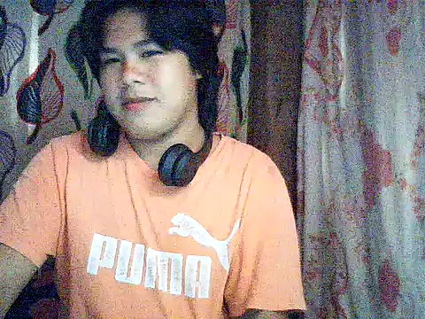 Snapshot of Huntrix2025 chatting on 10-05-25, 12:09 Huntrix2025 online show from 10-05-25, 12:09