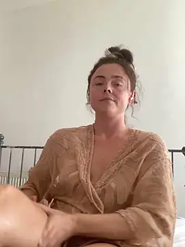 Snapshot of Mia_Winters chatting on 09-26-25, 02:10 Mia Winters online show from 09-26-25, 02:10