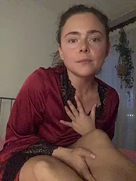 Snapshot of Mia_Winters chatting on 10-21-25, 05:46 Mia Winters online show from 10-21-25, 05:46