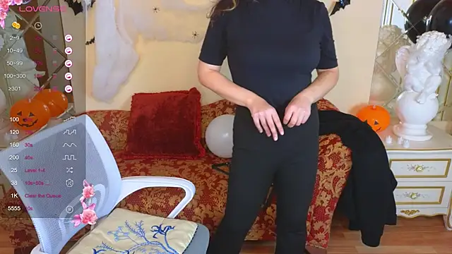 JuicyLullu online show from 10-17-25, 04:37