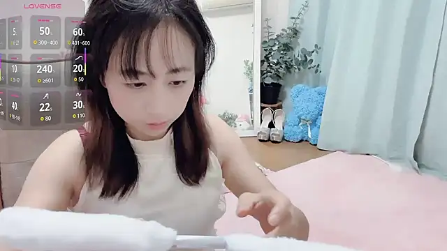 RIjiejie2 online show from 10-31-25, 02:40