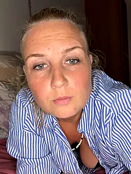 The Real Blondie online show from 09-14-25, 12:37