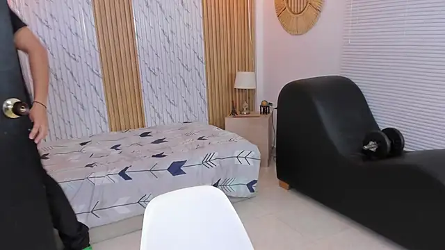 james jonnes online show from 09-28-25, 07:52