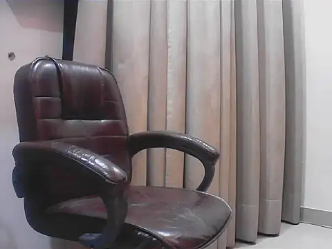 Snapshot of short_girl_ chatting on 09-25-25, 08:12 short girl online show from 09-25-25, 08:12