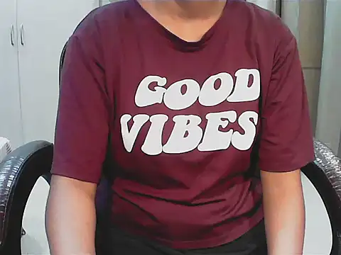 Snapshot of short_girl_ chatting on 09-29-25, 07:51 short girl online show from 09-29-25, 07:51