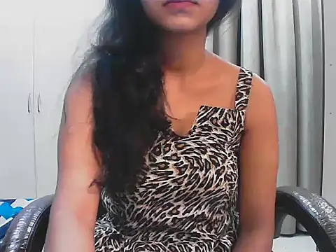 Snapshot of short_girl_ chatting on 10-01-25, 05:08 short girl online show from 10-01-25, 05:08