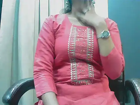 Snapshot of short_girl_ chatting on 10-10-25, 04:39 short girl online show from 10-10-25, 04:39