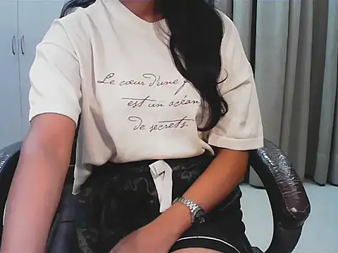 Snapshot of short_girl_ chatting on 11-07-25, 04:40 short girl online show from 11-07-25, 04:40