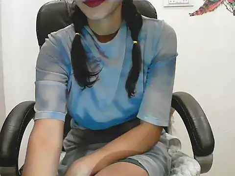 short girl  online show from 06-21-26, 04:42