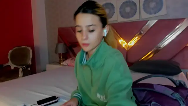 ChloeLaurentt online show from 12-16-25, 12:43