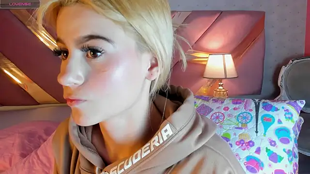 ChloeLaurentt online show from 01-05-26, 05:27