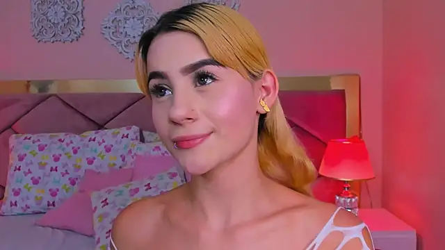 ChloeLaurentt online show from 03-11-26, 08:37