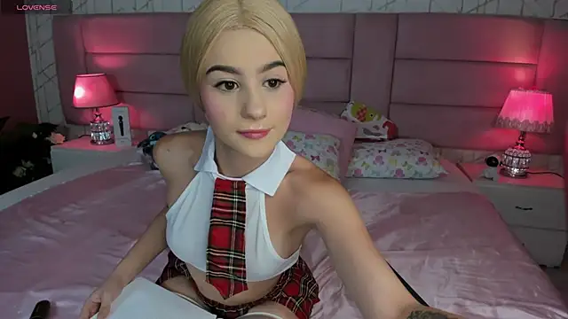 ChloeLaurentt online show from 05-01-26, 01:59
