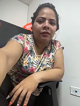 Snapshot of ROUSE_SINCLAIR chatting on 10-25-25, 07:27 ROUSE SINCLAIR online show from 10-25-25, 07:27