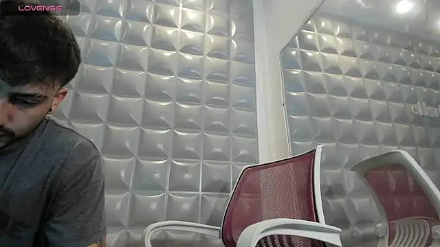 Snapshot of Jack_Daniel__ chatting on 10-09-25, 12:47 Jack Daniel online show from 10-09-25, 12:47