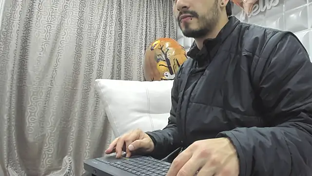 Snapshot of Jack_Daniel__ chatting on 10-27-25, 05:28 Jack Daniel online show from 10-27-25, 05:28