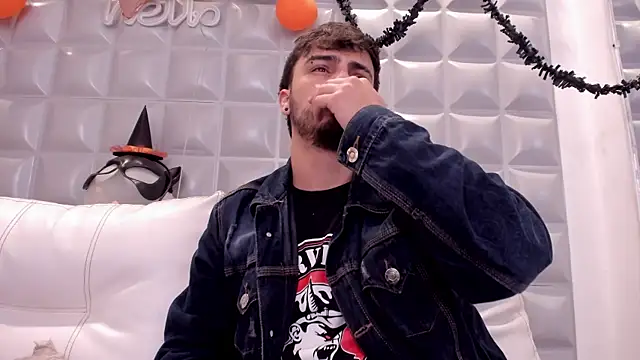 Snapshot of Jack_Daniel__ chatting on 10-28-25, 03:58 Jack Daniel online show from 10-28-25, 03:58