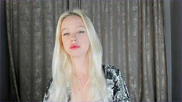 AlisiaYokel online show from 09-17-25, 06:31