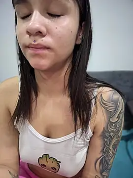 Isabella-Teen online show from 11-25-25, 04:12