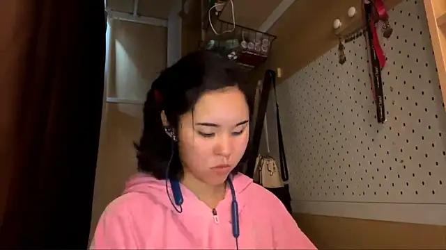 JennyCarpenter online show from 05-06-26, 05:14