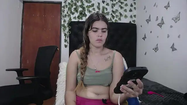 Snapshot of isabel_09 chatting on 10-24-25, 03:41 isabel 09 online show from 10-24-25, 03:41