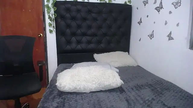 Snapshot of isabel_09 chatting on 10-28-25, 03:36 isabel 09 online show from 10-28-25, 03:36