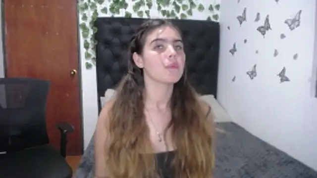 Snapshot of isabel_09 chatting on 10-30-25, 04:19 isabel 09 online show from 10-30-25, 04:19