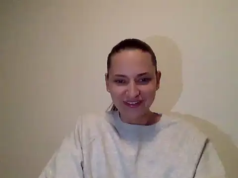 Snapshot of Ysolveni chatting on 10-31-25, 11:06 Ysolveni online show from 10-31-25, 11:06