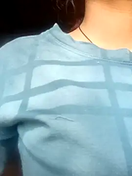 Snapshot of Aaisha-16 chatting on 03-10-26, 04:06 Aaisha-16 online show from 03-10-26, 04:06