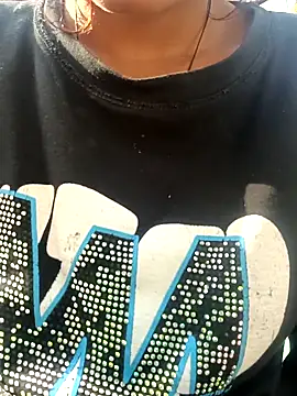 Snapshot of Aaisha-16 chatting on 03-11-26, 03:34 Aaisha-16 online show from 03-11-26, 03:34