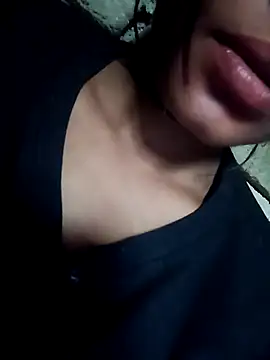 Snapshot of Aaisha-16 chatting on 03-20-26, 03:22 Aaisha-16 online show from 03-20-26, 03:22