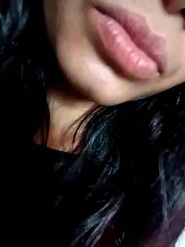 Snapshot of Aaisha-16 chatting on 03-23-26, 06:17 Aaisha-16 online show from 03-23-26, 06:17