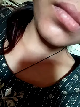 Snapshot of Aaisha-16 chatting on 03-24-26, 06:07 Aaisha-16 online show from 03-24-26, 06:07