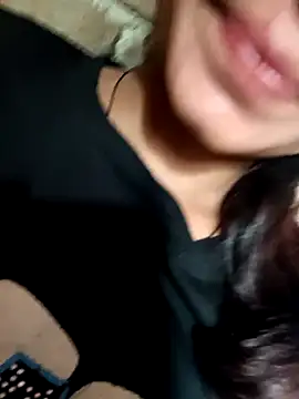 Snapshot of Aaisha-16 chatting on 03-29-26, 04:23 Aaisha-16 online show from 03-29-26, 04:23