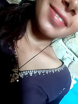 Snapshot of Aaisha-16 chatting on 04-01-26, 04:46 Aaisha-16 online show from 04-01-26, 04:46