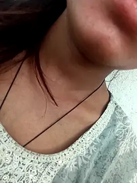 Snapshot of Aaisha-16 chatting on 04-04-26, 04:11 Aaisha-16 online show from 04-04-26, 04:11