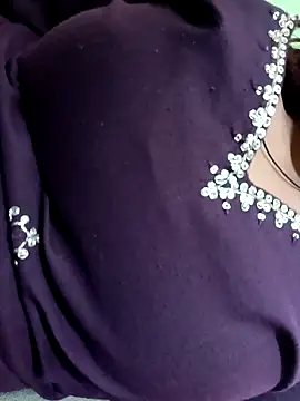 Snapshot of Aaisha-16 chatting on 04-05-26, 04:20 Aaisha-16 online show from 04-05-26, 04:20