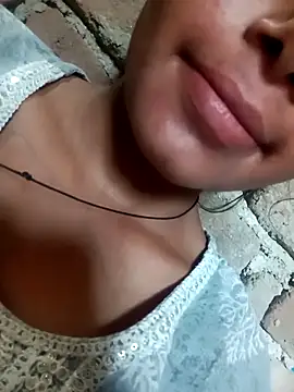 Snapshot of Aaisha-16 chatting on 04-06-26, 04:46 Aaisha-16 online show from 04-06-26, 04:46