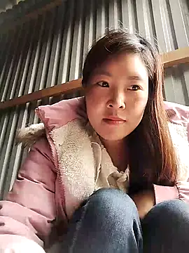 Snapshot of Siathong chatting on 10-06-25, 04:54 Siathong online show from 10-06-25, 04:54