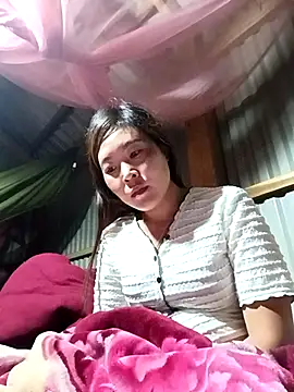 Snapshot of Siathong chatting on 10-17-25, 12:30 Siathong online show from 10-17-25, 12:30