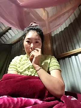 Snapshot of Siathong chatting on 11-01-25, 02:08 Siathong online show from 11-01-25, 02:08