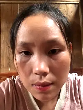 Snapshot of huong-18 chatting on 09-25-25, 04:05 huong-18 online show from 09-25-25, 04:05